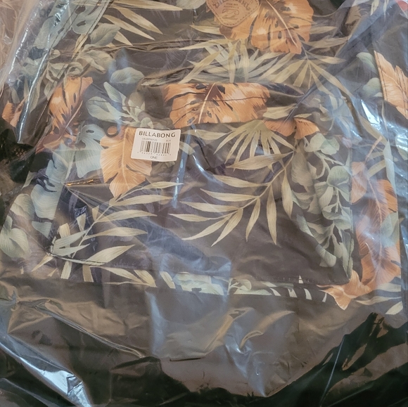 Tiki Backpack - Picture 2 of 2